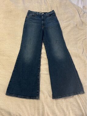 Levi's Premium Ribcage Bell Flare Bellbottom jeans sz 29